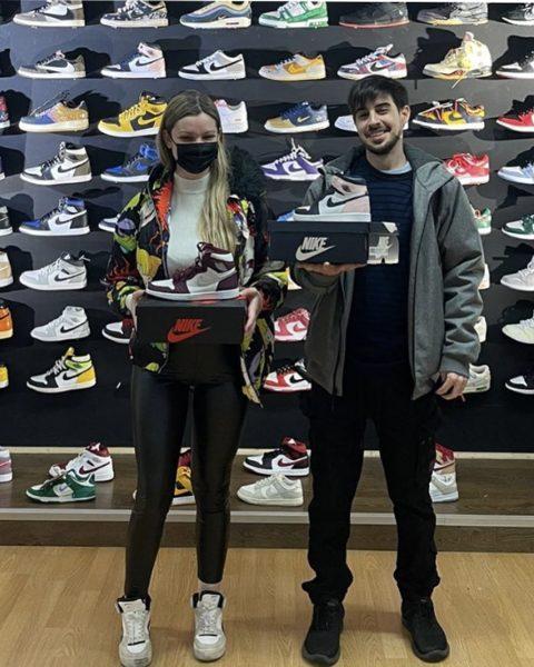 @alexby11yt en una de nuestras tiendas